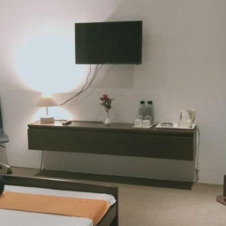Apurba'S Pensione Dispur Гувахати Экстерьер фото